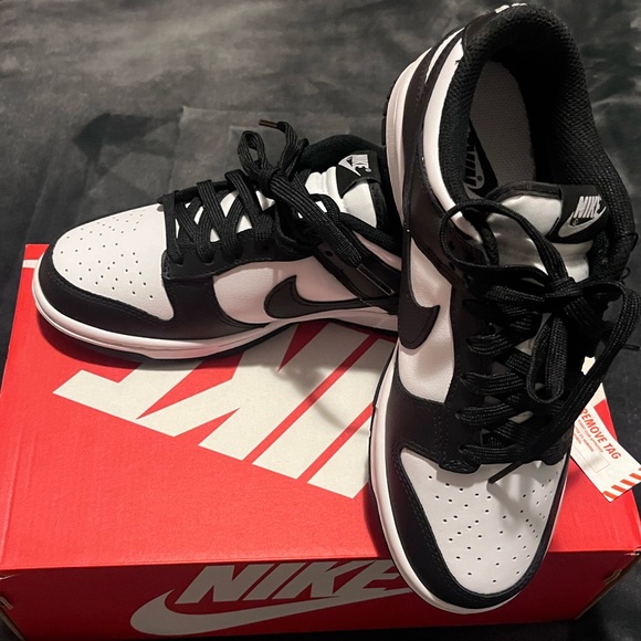 Nike Dunks Low Pandas 🐼 - Picture 10 of 10